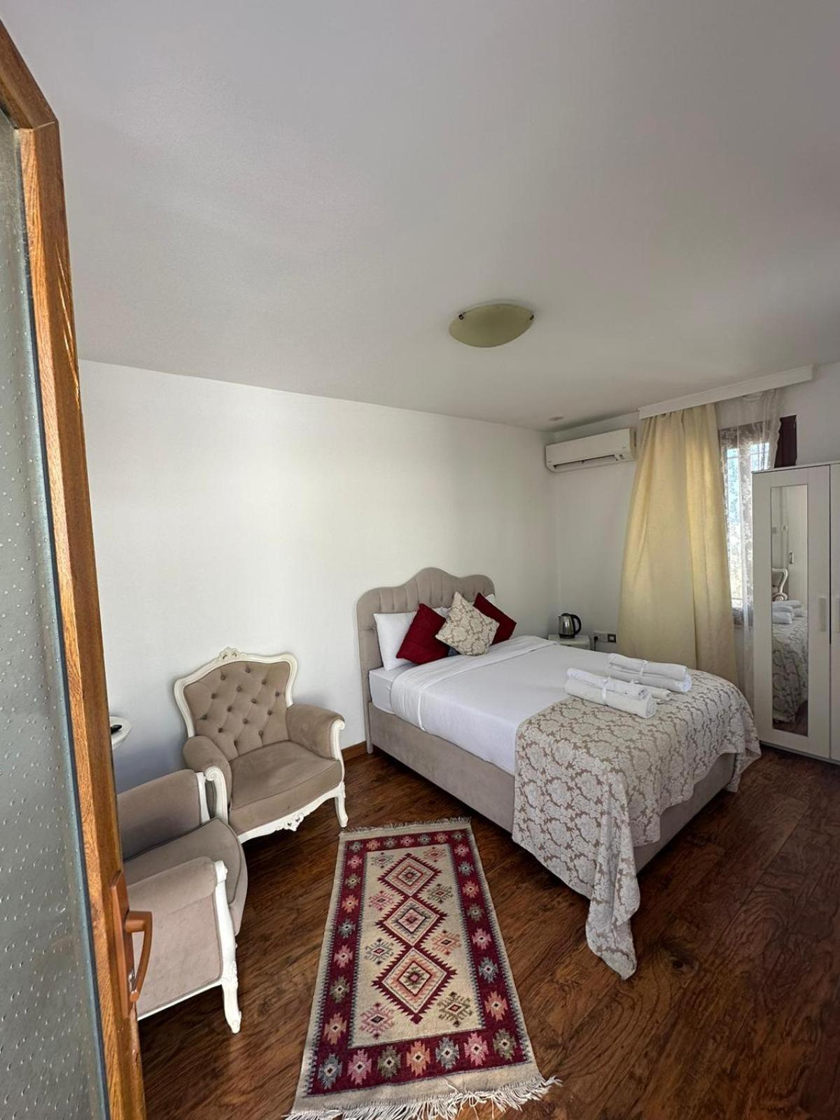 Lord'S Residence Boutique Hotel Kyrenia  Bagian luar foto