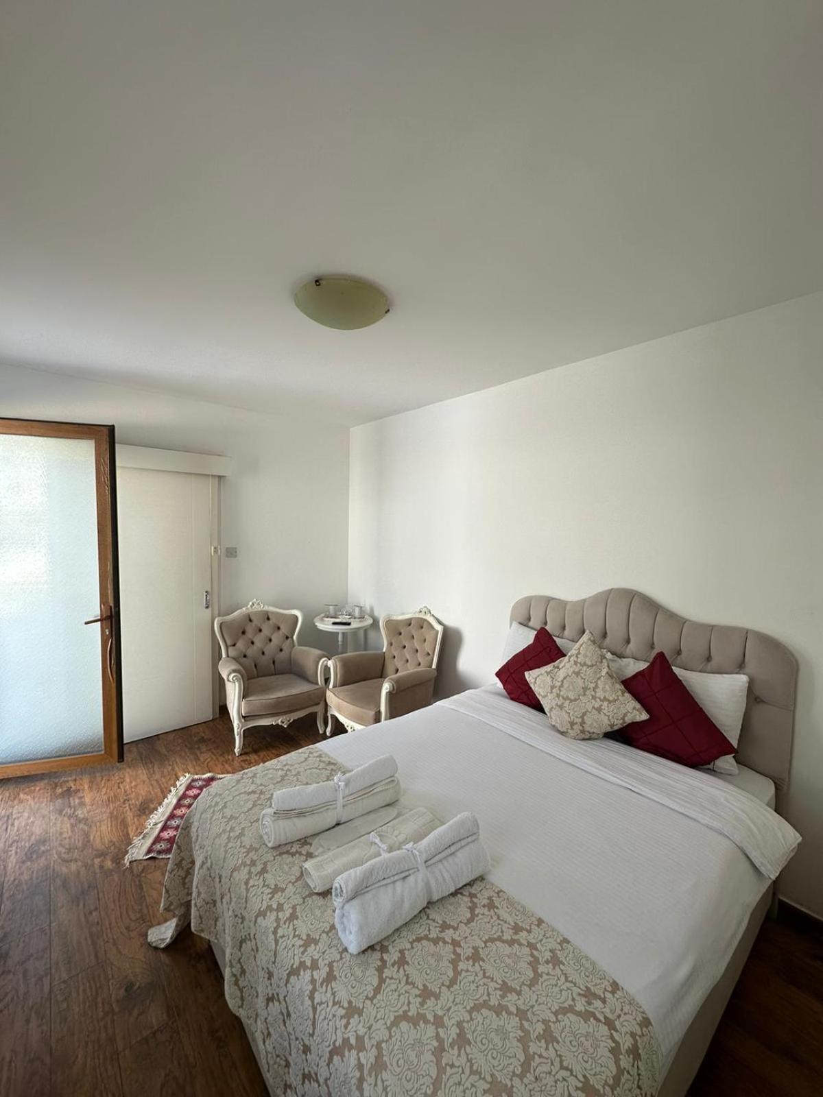 Lord'S Residence Boutique Hotel Kyrenia  Bagian luar foto