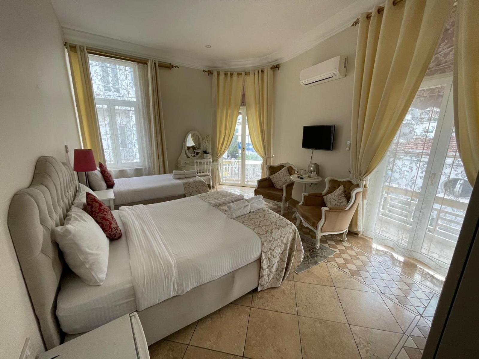 Lord'S Residence Boutique Hotel Kyrenia  Bagian luar foto